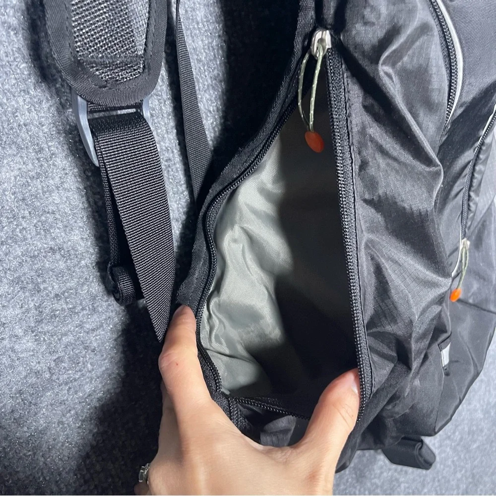 Merrell Black Insulated Padded Backpack Gorpcore Hiking Running‎ Trail Outdoor